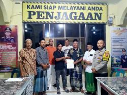 Polisi Jadi Penjaga Damai: Dua Warga Bertikai Dipertemukan, Akhirnya Berpelukan di Balai Gampong