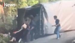 Truk Pengangkut Siswa SMP IT Wahdah Islamiyah Gowa Terguling di Pattallassang, Tiga Luka Ringan