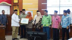 Genjot Kualitas Santri, Baznas - Komisi 8 DPR Bagi 50 Laptop untuk Madrasah Swasta di Jepara
