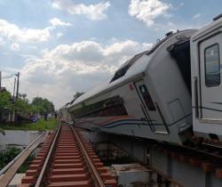 KNKT Selidiki Penyebab KA Purwojaya Anjlok di Stasiun Kedunggedeh Bekasi