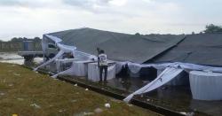 Hujan Lebat Disertai Angin Kencang di Gunung Sindur Bogor, Tenda dan Panggung Festival UMKM Ambruk