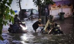 Hujan Ekstrem Guyur Kota Bojonegoro, Sejumlah Ruas Jalan Protokol Terendam Banjir