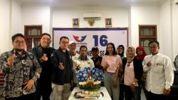 DPW Partai Perindo Jatim Gelar Tasyakuran HUT ke-11 dengan Potong Tumpeng dan Berbagi Nasi Kotak