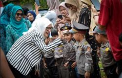 Sobang Bergetar! Belia Hasbi Janjikan Sekolah Aman dan Nyaman, Rusaknya Akan Diperbaiki Total