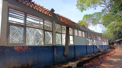 Tiga Ruang Kelas SMPN 1 Sukaluyu Ambruk Dihantam Hujan Deras Kegiatan Belajar Terganggu