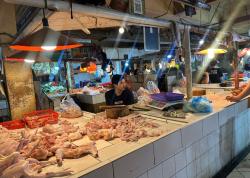 Harga Daging Ayam Potong di Pasar Cipanas Naik, Begini Penjelasannya