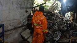 Akibat Hujan Deras Tebing Setinggi 10 Meter Longsor Menimpa Rumah Warga Ponorogo