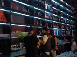 Razia di Panda Club Batam, Petugas Amankan Miras Ilegal dan WNA Asal Tiongkok