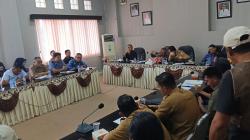 Audiensi Buntu, Masyarakat Tetap Pilih Menambang Timah di Kebun Sawit PT BPL