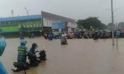 Akses ke Pabrik Lumpuh, Kawasan Industri Kendal Dilanda Banjir