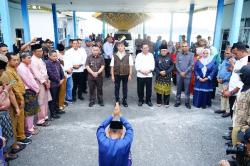 Disambut Adat Melayu, Yusril Ihza Mahendra Ziarahi Makam Sultan Lingga