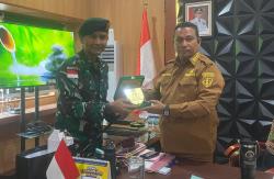 Perkuat Sinergitas Lintas Lembaga, Dansatgas Pamtas Yonarhanud 2 Kostrad Temui Bupati TTU