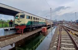 16 Perjalanan Kereta Dialihkan Imbas Banjir Semarang, Berikut Daftarnya