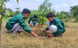 Menanam Kesadaran, Menuai Energi: Kisah SMPN 1 Ngasem Menuju Sekolah Adiwiyata Nasional