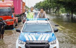 Banjir Jalur Pantura Kaligawe Semarang Belum Surut, Kapolda Jateng Cek Wilayah Terdampak