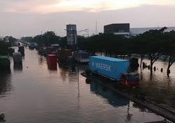 Kaligawe Terendam Banjir Nyaris 1 Meter, Jalur Pantura Semarang Demak Kembali Macet Parah
