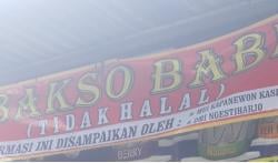 Geger! Spanduk Bakso Babi Tidak Halal, MUI: Demi Umat Islam Tidak Salah Beli