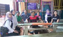 Dari Kain Tenun hingga Layanan Keuangan Digital, UMKM Perempuan NTT Makin Berdaya