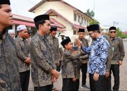 Wabup Said Fadheil Lepaskan 92 Kafilah MTQ Menuju Pidie Jaya