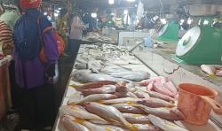 Pedagang Ikan di Pasar Mentok Mengeluh Sepi Pembeli