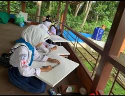 20 Pelajar Lebak Warnai HUT ke-67 PMI Lewat Lomba Lukis Bertema Kemanusiaan
