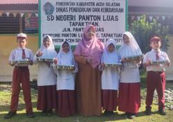 Anak-anak SDN Panton Luas Tapaktuan Akhirnya Nikmati Program Makanan Bergizi Gratis