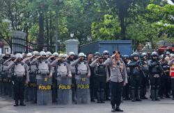 Hindari Bentrok, Polisi Sekat Massa Pro dan Kontra Pemakzulan Bupati Pati Sudewo