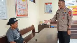 Drama Sore di SPKT Polres Sikka: Emosi Elvini Meledak, Polisi Didesak Tak Diam