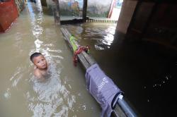 Air Tak Kunjung Surut, 2.000 KK di Dayeuhkolot Terjebak Genangan Sejak Tiga Hari
