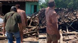 Diterjang Angin Kencang, Puluhan Rumah di Nganjuk Rusak, Listrik Padam, Satu Warga Luka