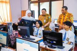 390.186 Siswa SMA-SMK Sederajat di Jawa Timur Ikuti TKA 2025