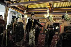 Jejak Luhur Sinuhun Paku Buwono XIII, Sosok Raja yang Merawat Ruh Jawa