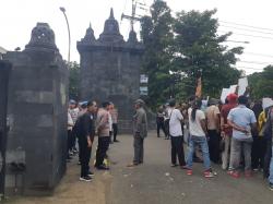 Perwakilan Warga Pati Datangi Polda Jateng, Minta Rekannya Yang Ditahan Pasca Unjuk Rasa Dibebaskan