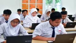 Viral! Peserta TKA Ketahuan Live TikTok Saat Ujian, Kemendikdasmen: Bisa Didiskualifikasi