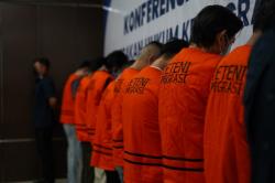 Imigrasi Batam Deportasi Enam WNA Sekaligus, Langgar Visa dan Izin Tinggal