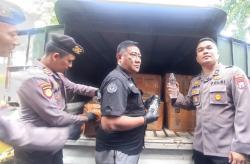Modus Peredaran Miras Digagalkan Polisi Jombang, 800 Botol Arak Dibungkus Kardus Rokok
