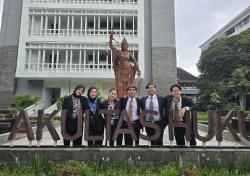 Tim FH Unsoed Sabet Dua Gelar Sekaligus di Gadjah Mada Law Competition 2025