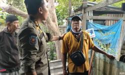 Aksi Kucing-Kucingan! Pengemis di Pangkep Sembunyi di Rumah Warga saat Dirazia Satpol PP
