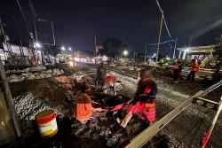 Ada Pekerjaan Perbaikan Geometri Rel, Hati-hati saat Melintasi Perlintasan KA Jalan Kaligawe