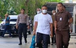 Usai Terjaring OTT, Gubernur Riau Abdul Wahid Tiba di Gedung KPK