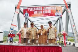 BNPB Resmikan Jembatan Weton Kulon yang Sempat Putus Diterjang Banjir