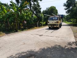 Sering dilewati Truk Molen, Jalan Beton di Madiun Retak, Warga: Itu Dulu Cornya Terlalu Tipis ‎