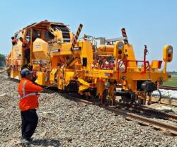 On Time Performance Meningkat, KAI Perkuat Jalur Rel di Wilayah Daop 3 Cirebon