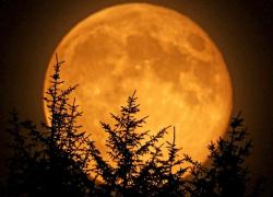 Doa Melihat Bulan Supermoon Malam Ini, Puncaknya Pukul 20.19 WIB