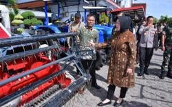 Bupati Sukoharjo Serahkan Bantuan Alsintan dari Kementan, Percepat Swasembada Pangan