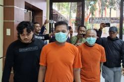 Berbekal Golok dan Senjata Api Rakitan, Komplotan Perampok Minimarket Diringkus Polda Jatim