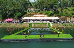 Pertama di Probolinggo, Ribuan Penonton Padati Ranu Segaran Dalam Festival 7 Ranu