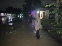 Saluran Sawah Jebol di Kebonagung Tegowanu, Permukiman Dan Jalan Perkampungan Terdampak Banjir