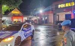 Jam 2 Dini Hari, Penyidik KPK dan Bupati Sugiri Sancoko Meninggalkan Mapolres Ponorogo