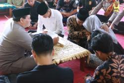 Berstatus Sebagai Tahanan, Pemuda Ini Terpaksa Menikah di Masjid Polres Grobogan